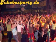 Die Jukeboxparty in Münstermaifeld 2005: begeistertes Publikum bis zum Schluss; Quelle: www.jukeboxparty.de